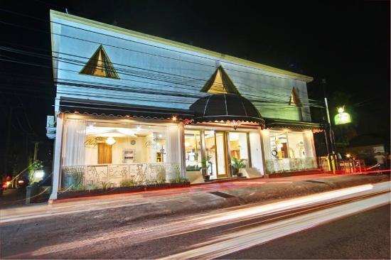 Cleopatra Luxury Salon & Day Spa